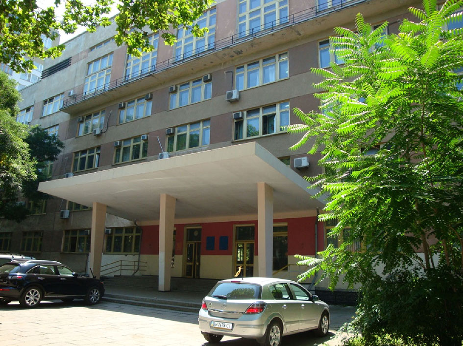 Фасад адміністративної будівлі